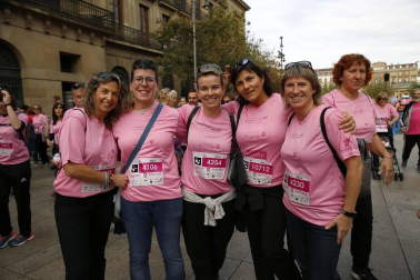Imágenes de la carrera solidaria contra el cáncer de mama organizada por Saray.
