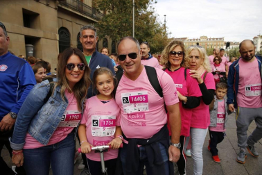 Imágenes de la carrera solidaria contra el cáncer de mama organizada por Saray.