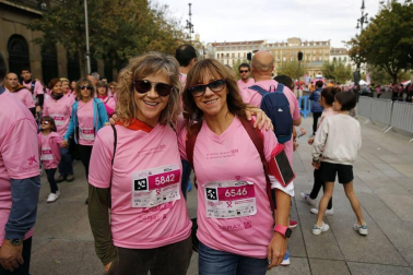 Imágenes de la carrera solidaria contra el cáncer de mama organizada por Saray.