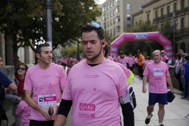 Imágenes de la carrera solidaria contra el cáncer de mama organizada por Saray.