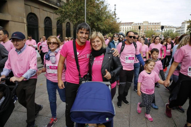 Imágenes de la carrera solidaria contra el cáncer de mama organizada por Saray.