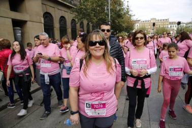Imágenes de la carrera solidaria contra el cáncer de mama organizada por Saray.
