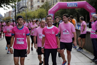 Imágenes de la carrera solidaria contra el cáncer de mama organizada por Saray.