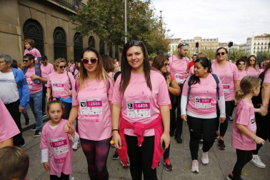Imágenes de la carrera solidaria contra el cáncer de mama organizada por Saray.