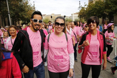 Imágenes de la carrera solidaria contra el cáncer de mama organizada por Saray.