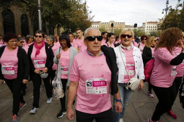 Imágenes de la carrera solidaria contra el cáncer de mama organizada por Saray.