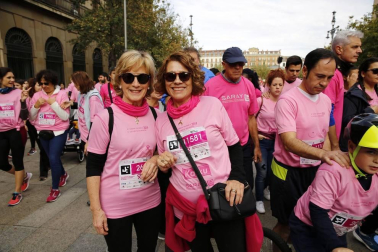 Imágenes de la carrera solidaria contra el cáncer de mama organizada por Saray.
