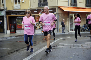 Imágenes de la carrera solidaria contra el cáncer de mama organizada por Saray.