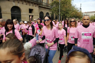 Imágenes de la carrera solidaria contra el cáncer de mama organizada por Saray.