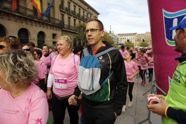 Imágenes de la carrera solidaria contra el cáncer de mama organizada por Saray.