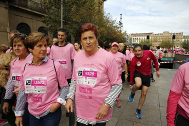 Imágenes de la carrera solidaria contra el cáncer de mama organizada por Saray.