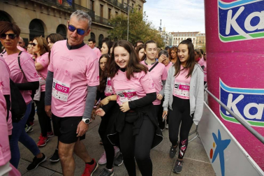 Imágenes de la carrera solidaria contra el cáncer de mama organizada por Saray.