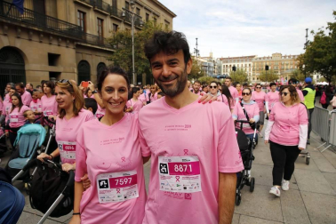 Imágenes de la carrera solidaria contra el cáncer de mama organizada por Saray.