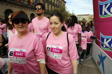 Imágenes de la carrera solidaria contra el cáncer de mama organizada por Saray.