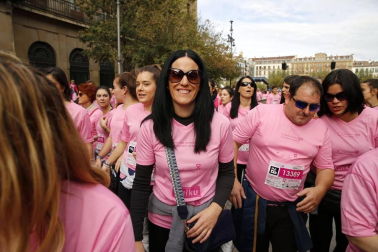Imágenes de la carrera solidaria contra el cáncer de mama organizada por Saray.