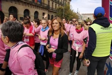 Imágenes de la carrera solidaria contra el cáncer de mama organizada por Saray.