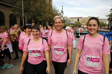 Imágenes de la carrera solidaria contra el cáncer de mama organizada por Saray.