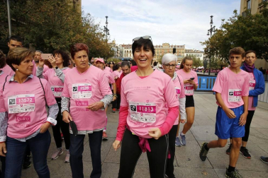 Imágenes de la carrera solidaria contra el cáncer de mama organizada por Saray.