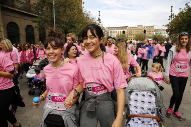 Imágenes de la carrera solidaria contra el cáncer de mama organizada por Saray.