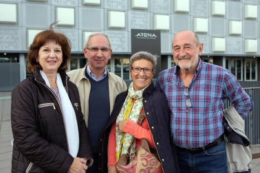 La Pamplonesa continua celebrando su centenario, en este caso con un espectacular concierto en el que estuvo acompañado por los gaiteros y txistularis municipales, el grupo de danza Duguna, la Comparsa de Gigantes y Cabezudos de Pamplona, el Orfeón pamplonés y los cantantes Javier Erro, Natalia Lacunza y Serafín Zubiri.