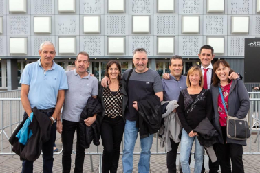 La Pamplonesa continua celebrando su centenario, en este caso con un espectacular concierto en el que estuvo acompañado por los gaiteros y txistularis municipales, el grupo de danza Duguna, la Comparsa de Gigantes y Cabezudos de Pamplona, el Orfeón pamplonés y los cantantes Javier Erro, Natalia Lacunza y Serafín Zubiri.