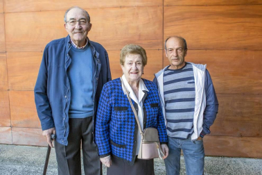 Caritas Interparroquial organizó en la Casa de Cultura de Burlada el VII Festival Solidario: Burlada Pobreza Cero. Un espectáculo con fines solidarios en el que participaron grupos musicales y de baile de Burlada y otros países.