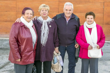 Caritas Interparroquial organizó en la Casa de Cultura de Burlada el VII Festival Solidario: Burlada Pobreza Cero. Un espectáculo con fines solidarios en el que participaron grupos musicales y de baile de Burlada y otros países.