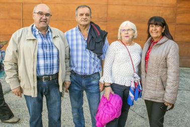 Caritas Interparroquial organizó en la Casa de Cultura de Burlada el VII Festival Solidario: Burlada Pobreza Cero. Un espectáculo con fines solidarios en el que participaron grupos musicales y de baile de Burlada y otros países.