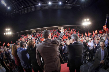 Fotos del mitin del PSOE celebrado este viernes en el Navarra Arena y que ha contado con la presencia de Pedro Sánchez