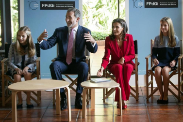 Los Reyes, acompañados por sus hijas, presiden este lunes la décima edición de los Premios Princesa de Girona 2019, en medio de las protestas y movilizaciones independentistas por la sentencia del 'procès'.