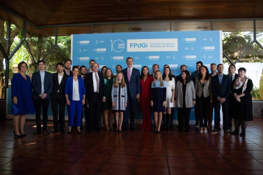 Los Reyes, acompañados por sus hijas, presiden este lunes la décima edición de los Premios Princesa de Girona 2019, en medio de las protestas y movilizaciones independentistas por la sentencia del 'procès'.
