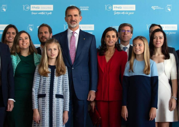 Los Reyes, acompañados por sus hijas, presiden este lunes la décima edición de los Premios Princesa de Girona 2019, en medio de las protestas y movilizaciones independentistas por la sentencia del 'procès'.