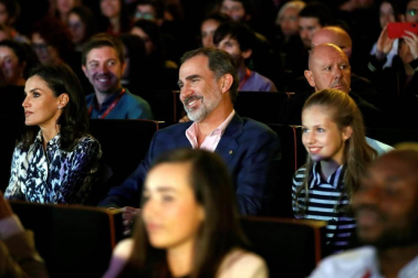 Los Reyes, acompañados por sus hijas, presiden este lunes la décima edición de los Premios Princesa de Girona 2019, en medio de las protestas y movilizaciones independentistas por la sentencia del 'procès'.