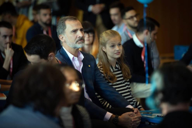 Los Reyes, acompañados por sus hijas, presiden este lunes la décima edición de los Premios Princesa de Girona 2019, en medio de las protestas y movilizaciones independentistas por la sentencia del 'procès'.