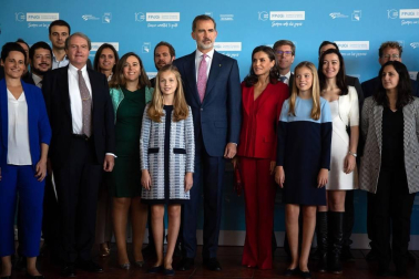 Los Reyes, acompañados por sus hijas, presiden este lunes la décima edición de los Premios Princesa de Girona 2019, en medio de las protestas y movilizaciones independentistas por la sentencia del 'procès'.