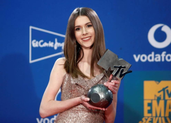 La gala de los European Music Awards (EMAs) fue otra noche de triunfo inusitado para la música española en los fueros de MTV gracias a Rosalía.