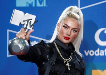 La gala de los European Music Awards (EMAs) fue otra noche de triunfo inusitado para la música española en los fueros de MTV gracias a Rosalía.