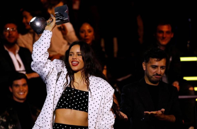 La gala de los European Music Awards (EMAs) fue otra noche de triunfo inusitado para la música española en los fueros de MTV gracias a Rosalía.