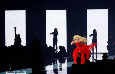 La gala de los European Music Awards (EMAs) fue otra noche de triunfo inusitado para la música española en los fueros de MTV gracias a Rosalía.