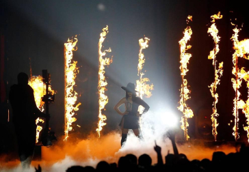 La gala de los European Music Awards (EMAs) fue otra noche de triunfo inusitado para la música española en los fueros de MTV gracias a Rosalía.