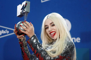 La gala de los European Music Awards (EMAs) fue otra noche de triunfo inusitado para la música española en los fueros de MTV gracias a Rosalía.
