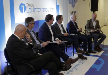 Carlos Zufía Sanz, Javier Tajadura Tejada, Luis Campos Iturralde, Javier Taberna Jiménez y Carlos Medrano Sola han debatido sobre la próxima cita electoral