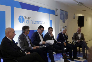 Carlos Zufía Sanz, Javier Tajadura Tejada, Luis Campos Iturralde, Javier Taberna Jiménez y Carlos Medrano Sola han debatido sobre la próxima cita electoral
