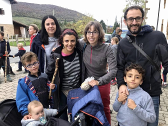 El Bosque de Orgi y la localidad de Lizaso han sido los escenarios del I Festival de Cuentacuentos del Bosque de Orgi, que el pasado fin de semana celebró su última jornada con la actuación de Leyre Arraiza y la obra “Desde lo profundo del bosque”. Cientos de familias han participado cada fin de semana en esta primera edición, organizada por la Fundación Ultzama bajo el título Érase una vez / Bazen behin.