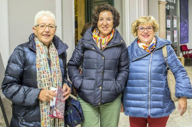El Teatro Gayarre ofreció, el domingo 3 de noviembre, la obra 'La Golondrina', de Guillem Clua. Uno de los principales atractivos de la tarde noche fue disfrutar del regreso a los escenarios de la popular actriz Carmen Maura.