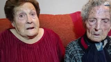 Madre e hija, unidas por dos citas históricas con la urna
