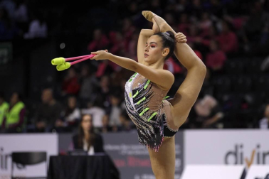 Las gimnastas se juegan en apenas dos minutos y medio el trabajo de varios meses de preparación previa y de más de dos horas de calentamiento el día de competición