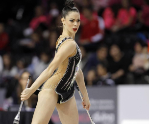 Las gimnastas se juegan en apenas dos minutos y medio el trabajo de varios meses de preparación previa y de más de dos horas de calentamiento el día de competición
