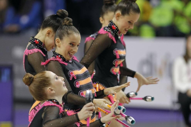 Las gimnastas se juegan en apenas dos minutos y medio el trabajo de varios meses de preparación previa y de más de dos horas de calentamiento el día de competición