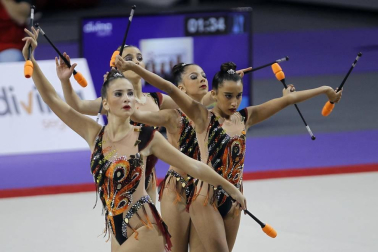 Las gimnastas se juegan en apenas dos minutos y medio el trabajo de varios meses de preparación previa y de más de dos horas de calentamiento el día de competición